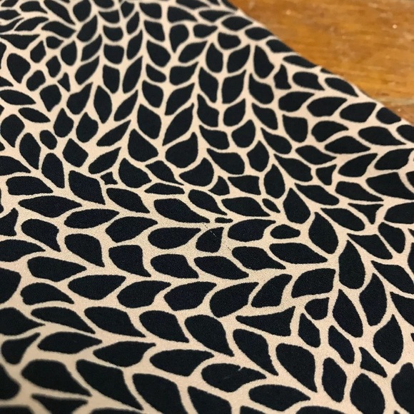 Ann Taylor Small Pink Print Ruffle Front Top - Picture 8 of 8